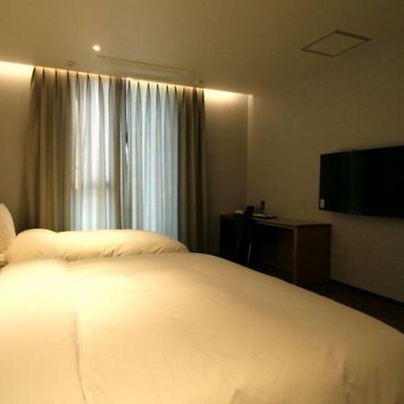 Perfect Hotel Gimhae Exterior photo